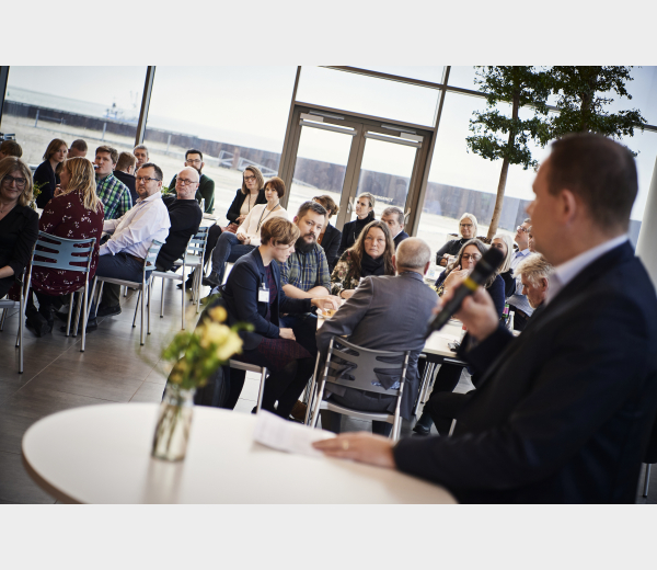 Reception i kantinen på Esbjerg Brygge 30.